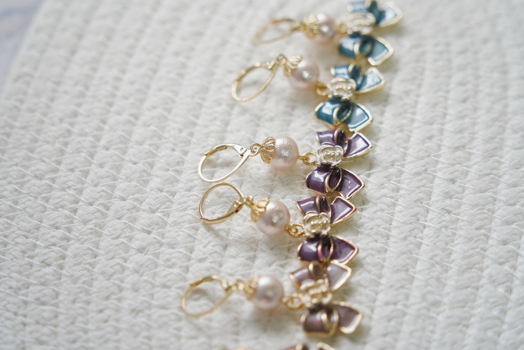 ローズリボンの耳飾り