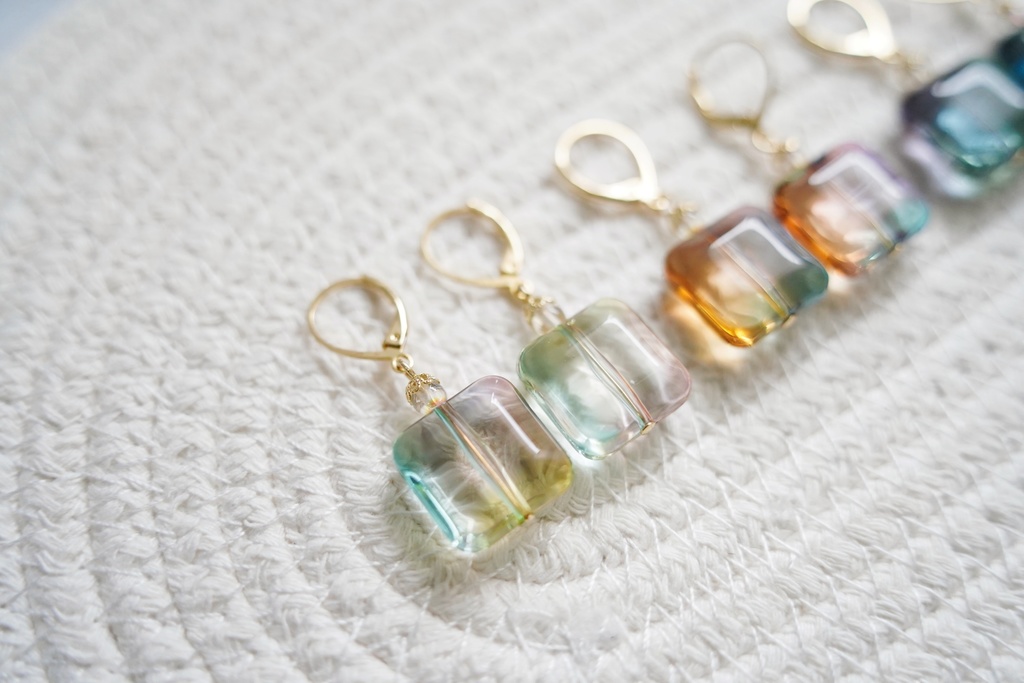 時を刻む空色の耳飾り(スクエアver.)