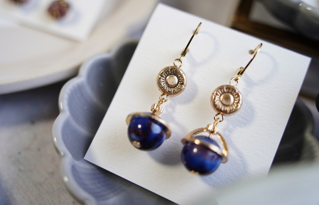 地球儀の耳飾り