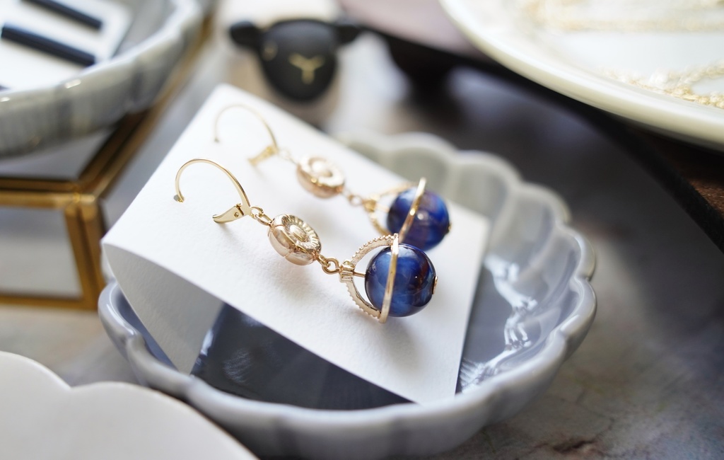 地球儀の耳飾り