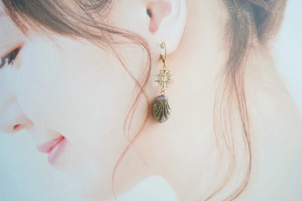 オーバルリリーの耳飾り