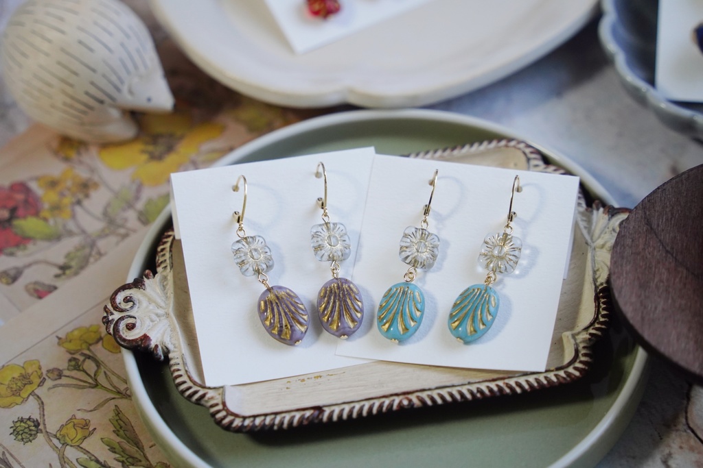 オーバルリリーの耳飾り