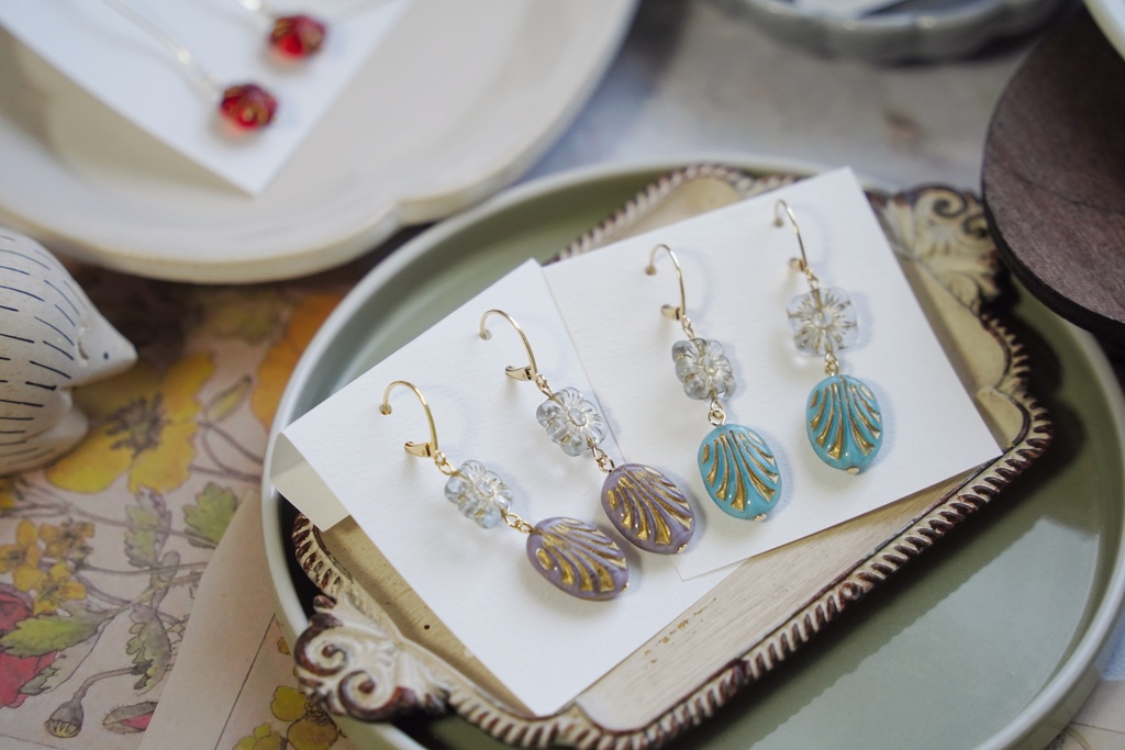 オーバルリリーの耳飾り