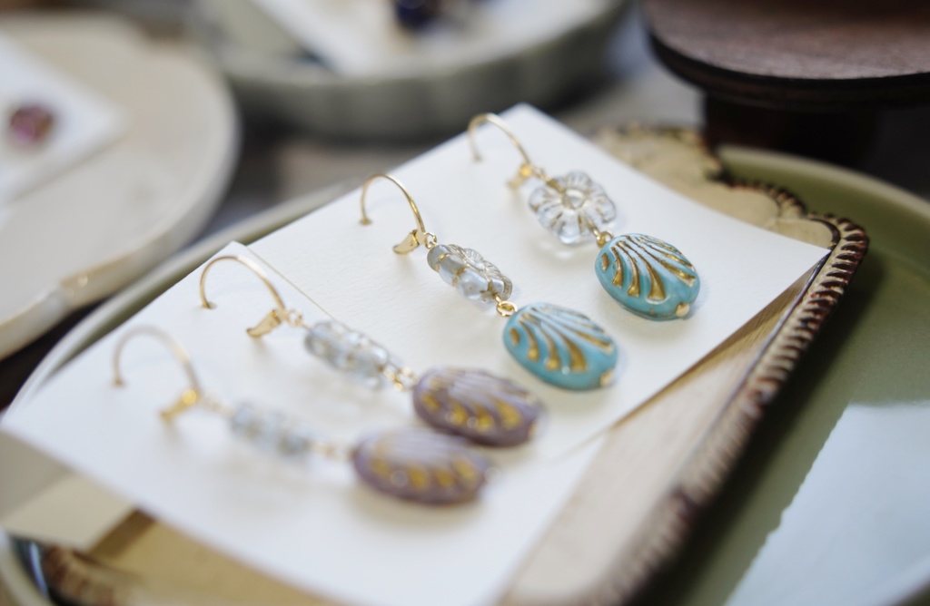 オーバルリリーの耳飾り