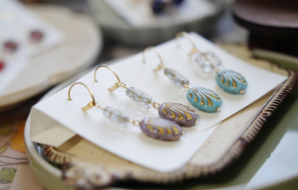 オーバルリリーの耳飾り