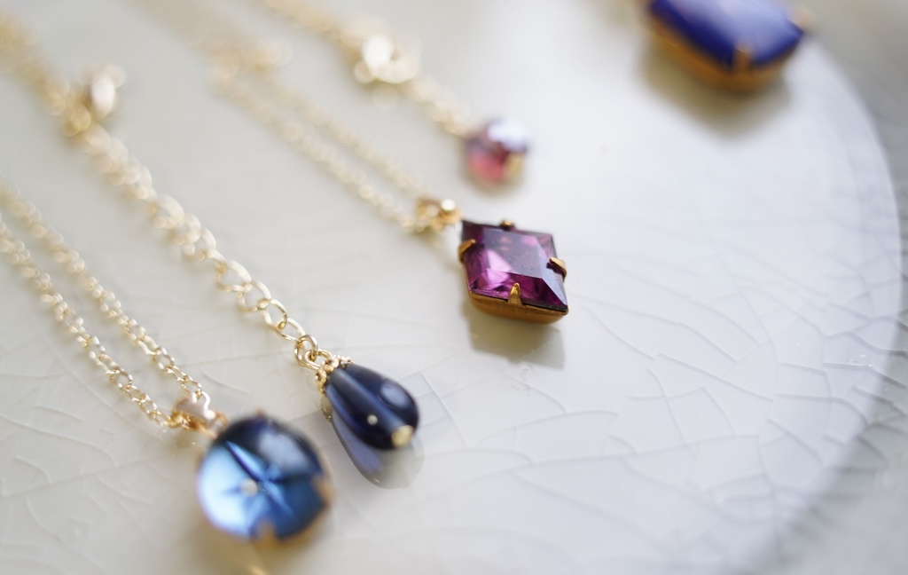 艶やかヴィンテージパーツの首飾り