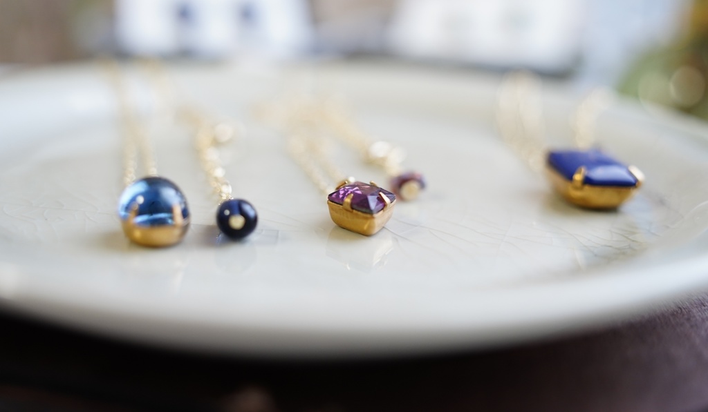 艶やかヴィンテージパーツの首飾り