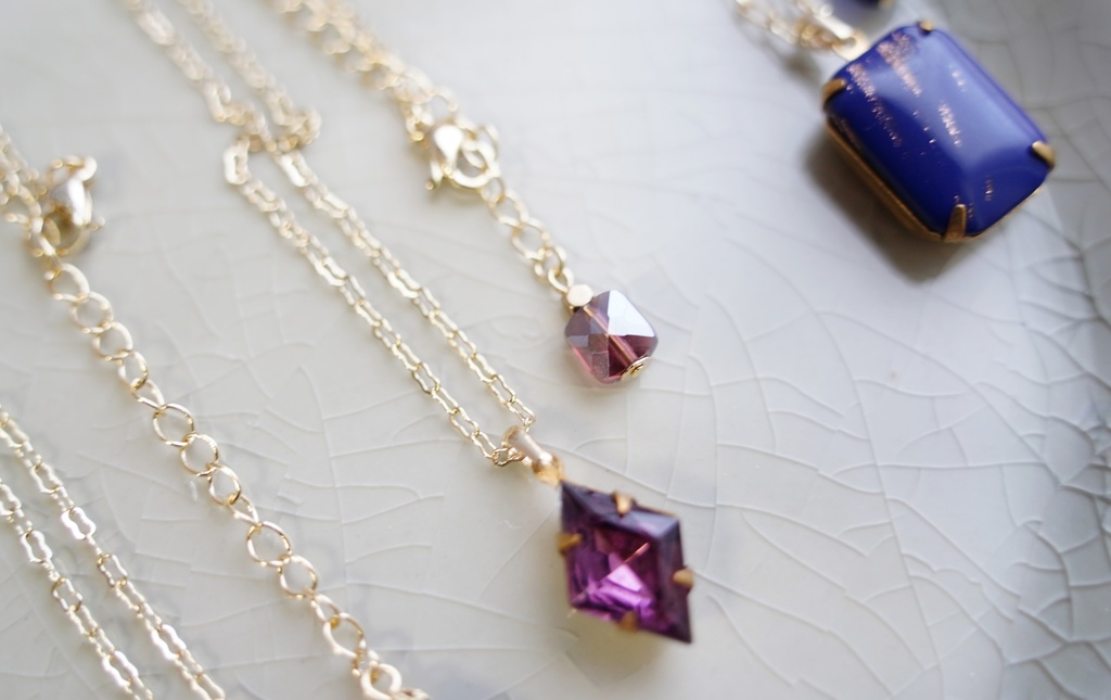 艶やかヴィンテージパーツの首飾り