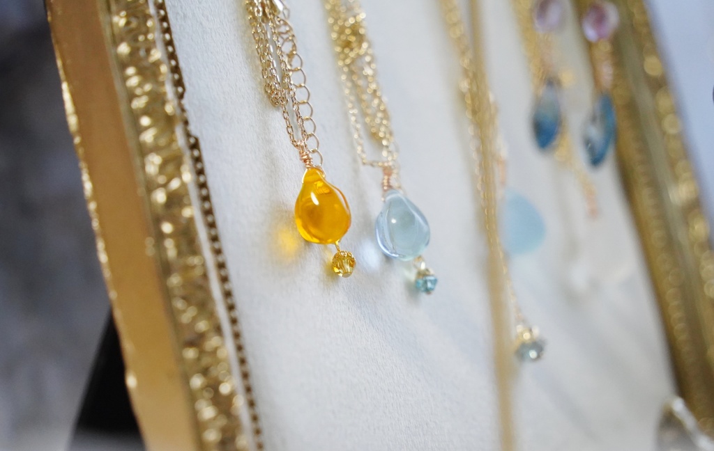 ドロップガラスの首飾り【クリアカラー】