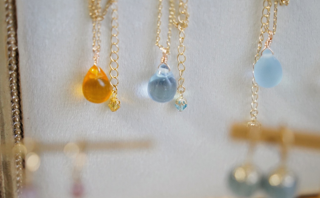 ドロップガラスの首飾り【クリアカラー】