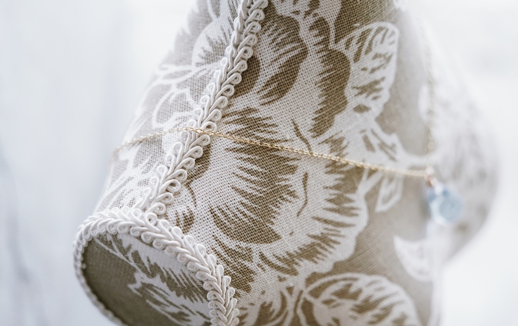 ドロップガラスの首飾り【フロストカラー】