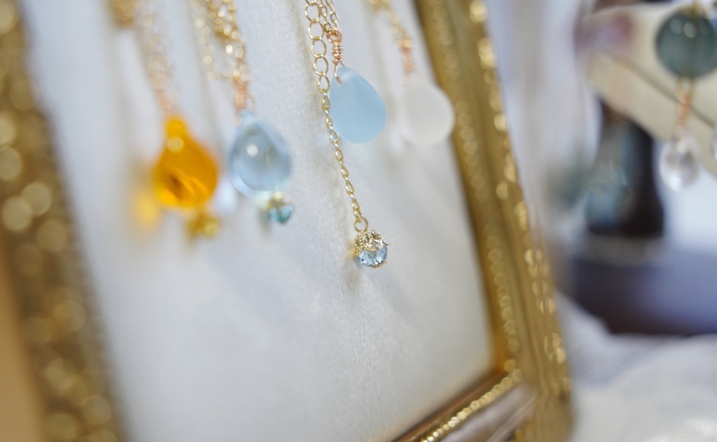 ドロップガラスの首飾り【フロストカラー】