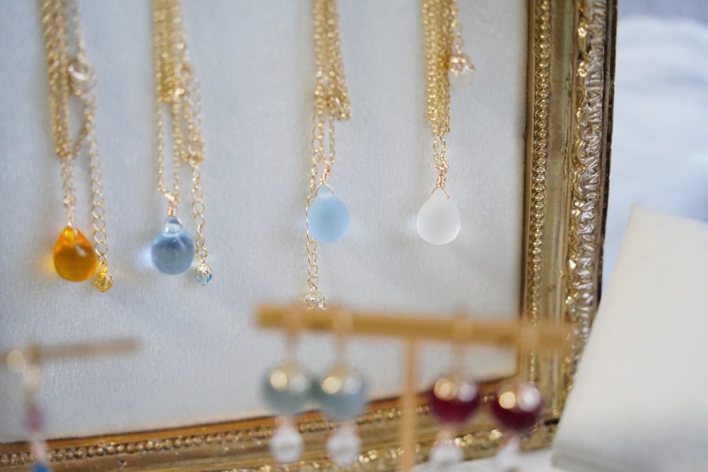 ドロップガラスの首飾り【フロストカラー】