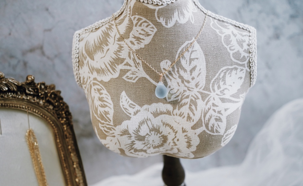 ドロップガラスの首飾り【フロストカラー】