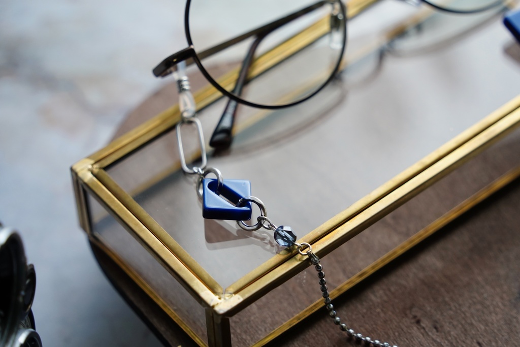 Mode square の眼鏡チェーン