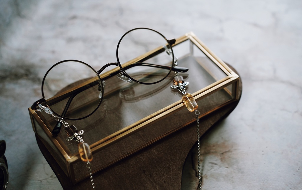 Honey bee の眼鏡チェーン