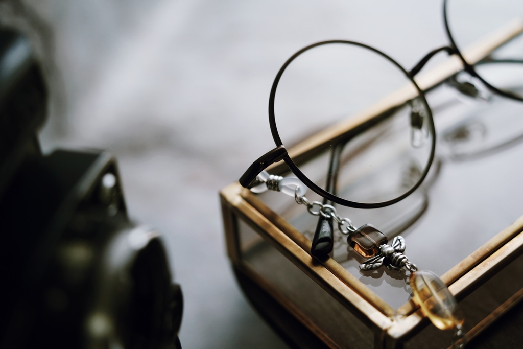 Honey bee の眼鏡チェーン