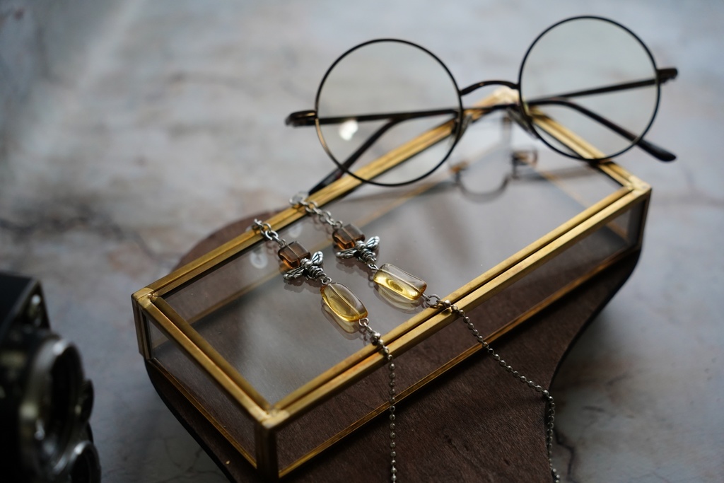 Honey bee の眼鏡チェーン