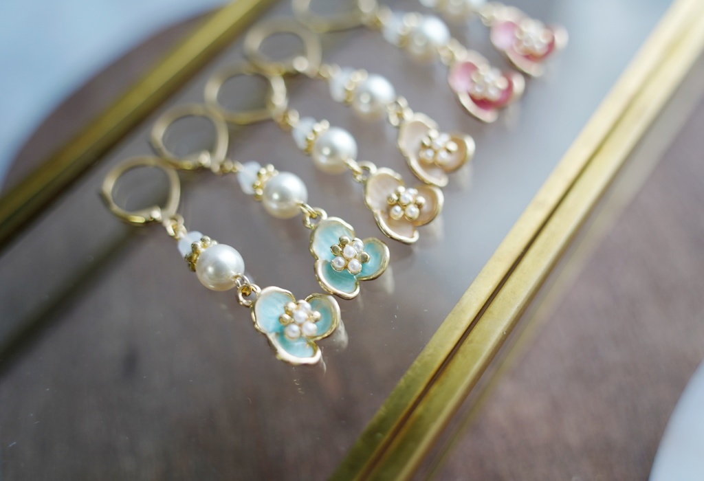 ミルキーフラワーの耳飾り