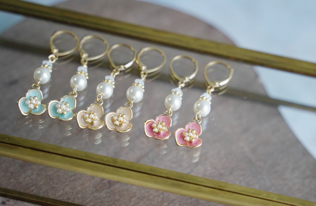 ミルキーフラワーの耳飾り