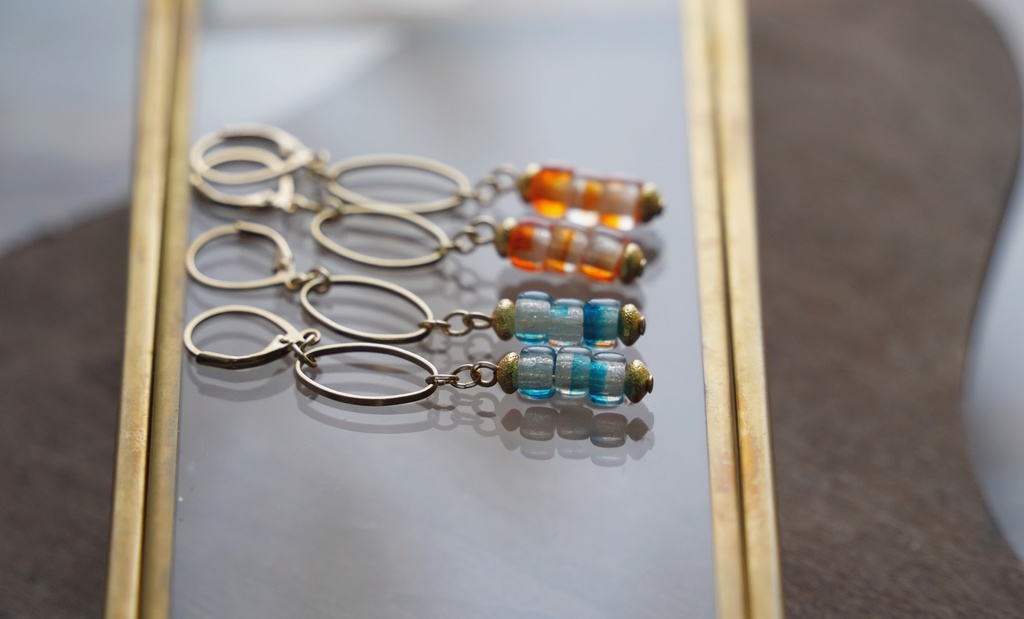 クリアマーブル模様の耳飾り