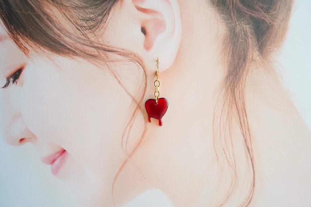 とろけるハートの耳飾り