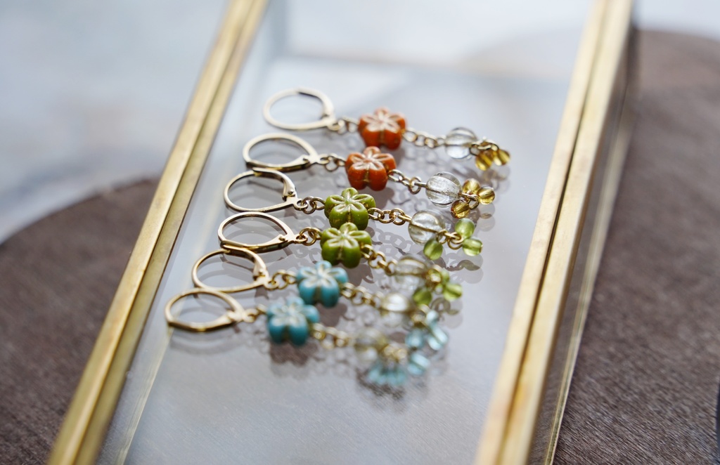 南国小花の耳飾り