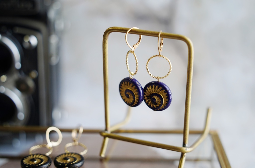 アンモナイトの耳飾り
