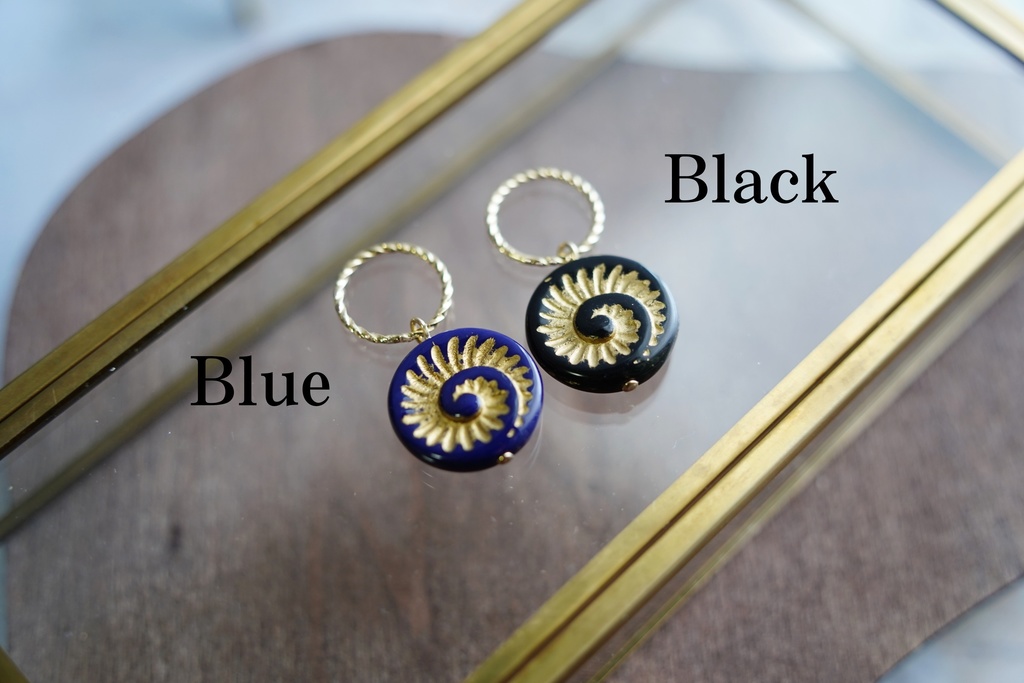 アンモナイトの耳飾り