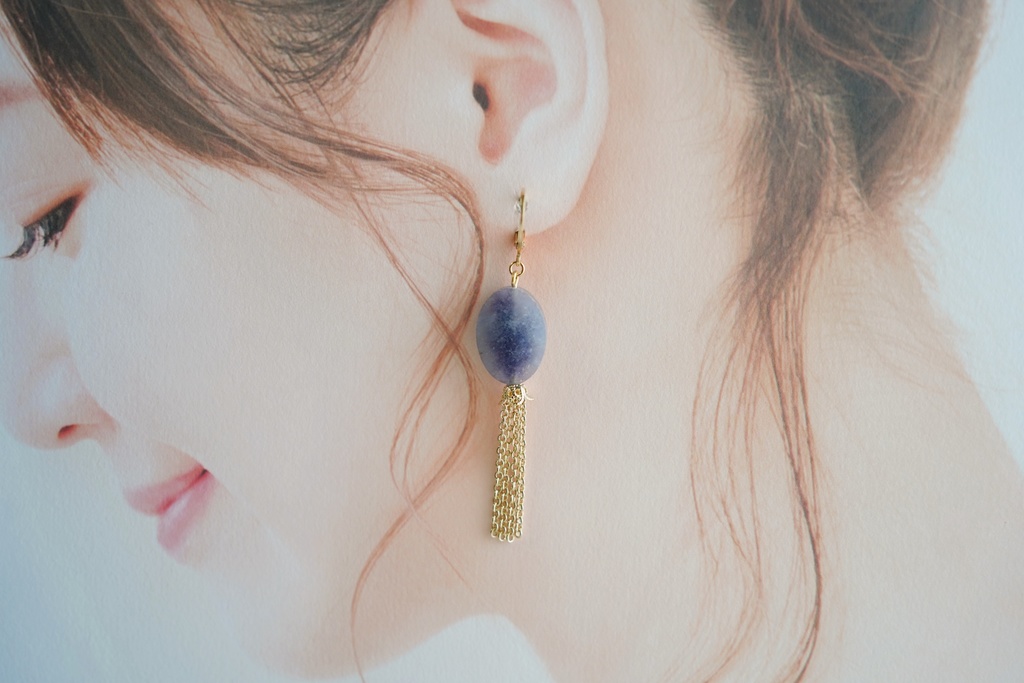 天然石と細チェーンの耳飾り