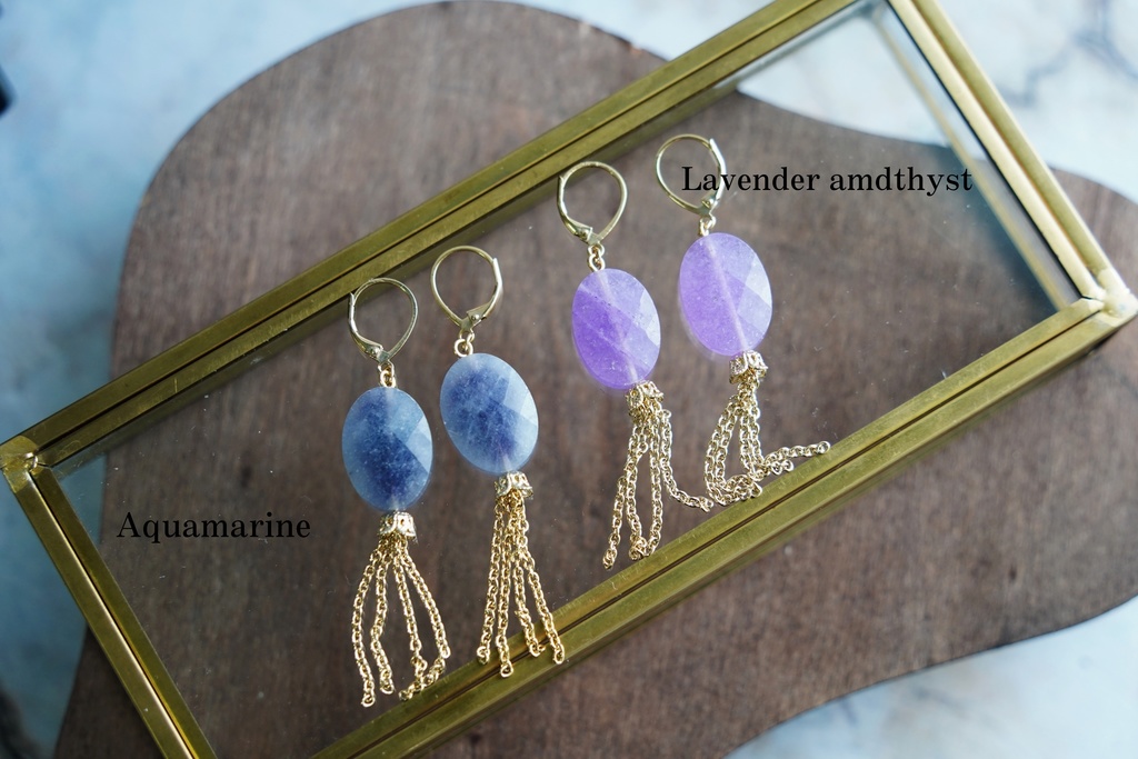 天然石と細チェーンの耳飾り