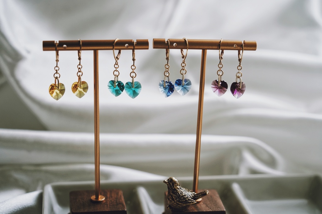 クリスタルハートの耳飾り