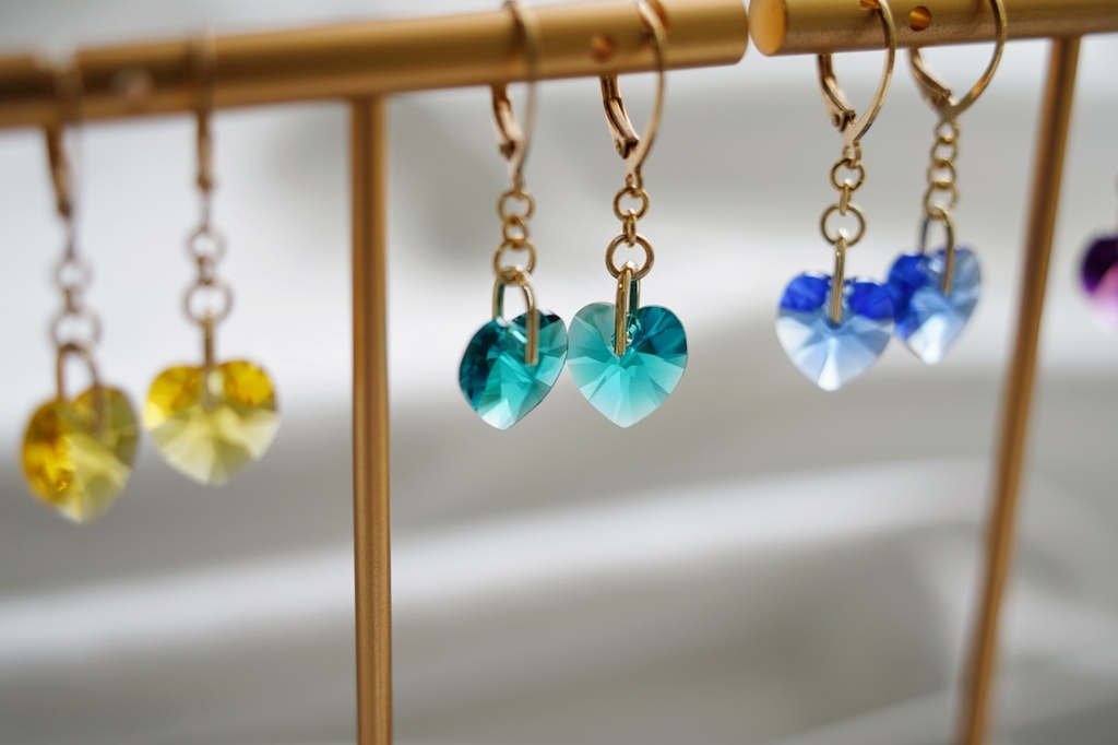 クリスタルハートの耳飾り