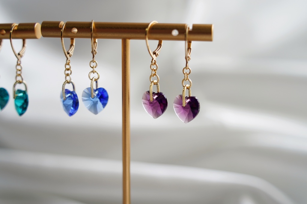 クリスタルハートの耳飾り