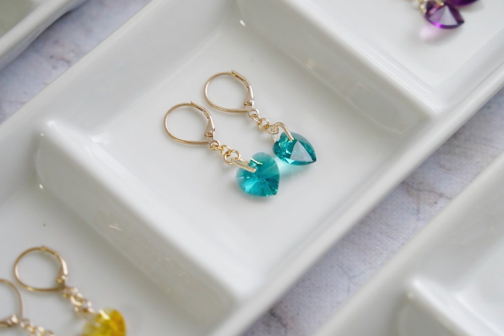 クリスタルハートの耳飾り