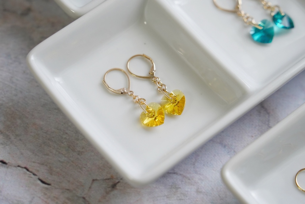 クリスタルハートの耳飾り