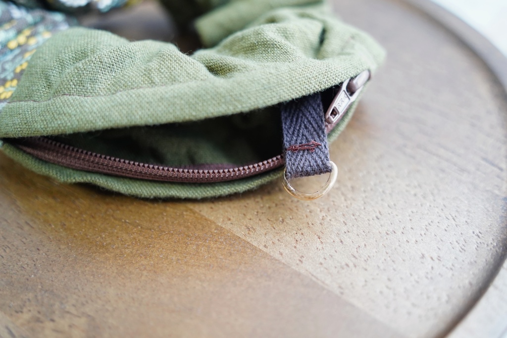 シュシュポーチ