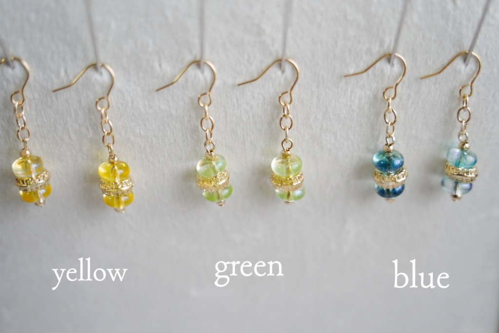 ぷるぷるラウンドガラスの耳飾り