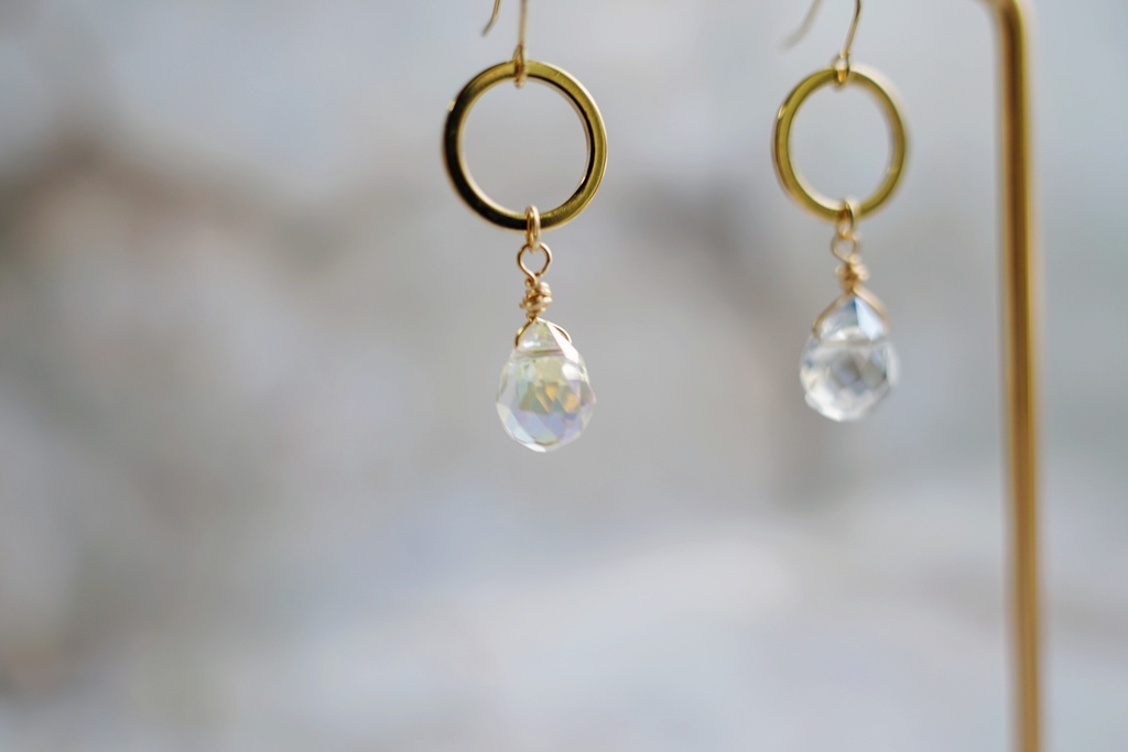 サンキャッチャーの耳飾り