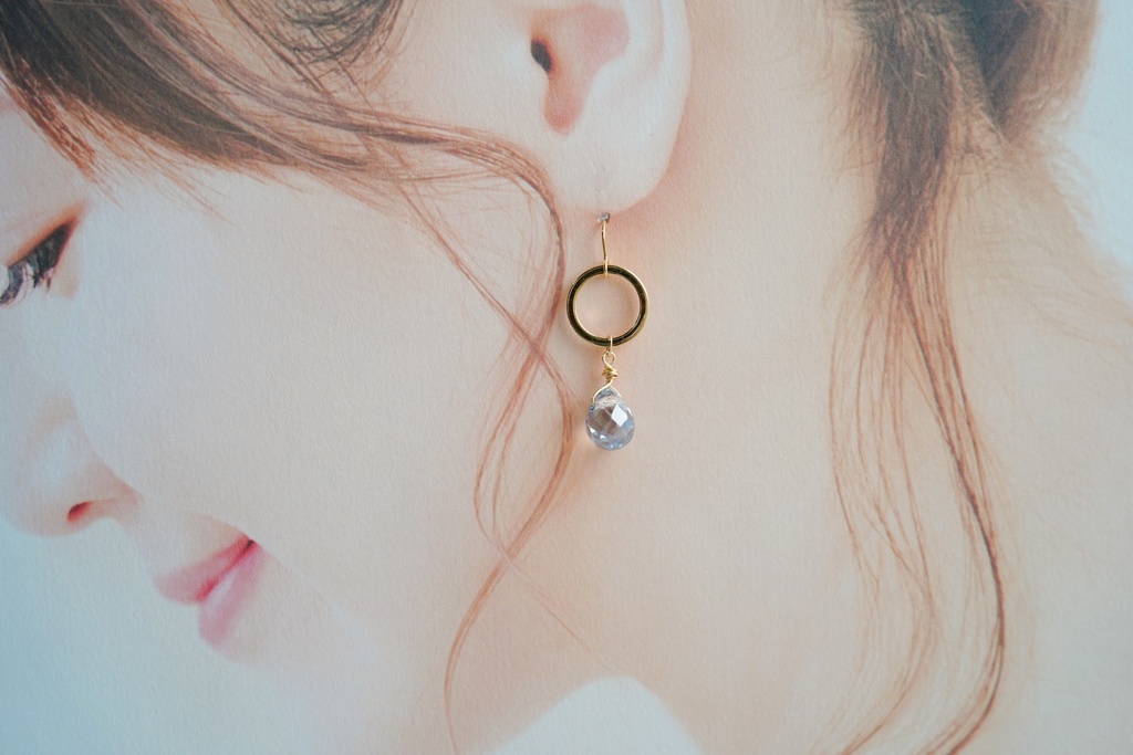 サンキャッチャーの耳飾り