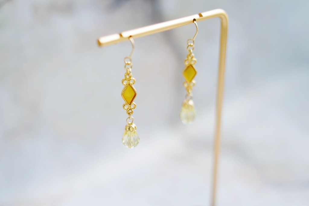 柑橘系ビタミンカラーの耳飾り