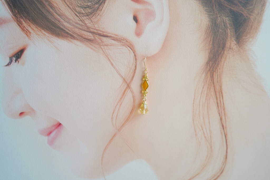 柑橘系ビタミンカラーの耳飾り