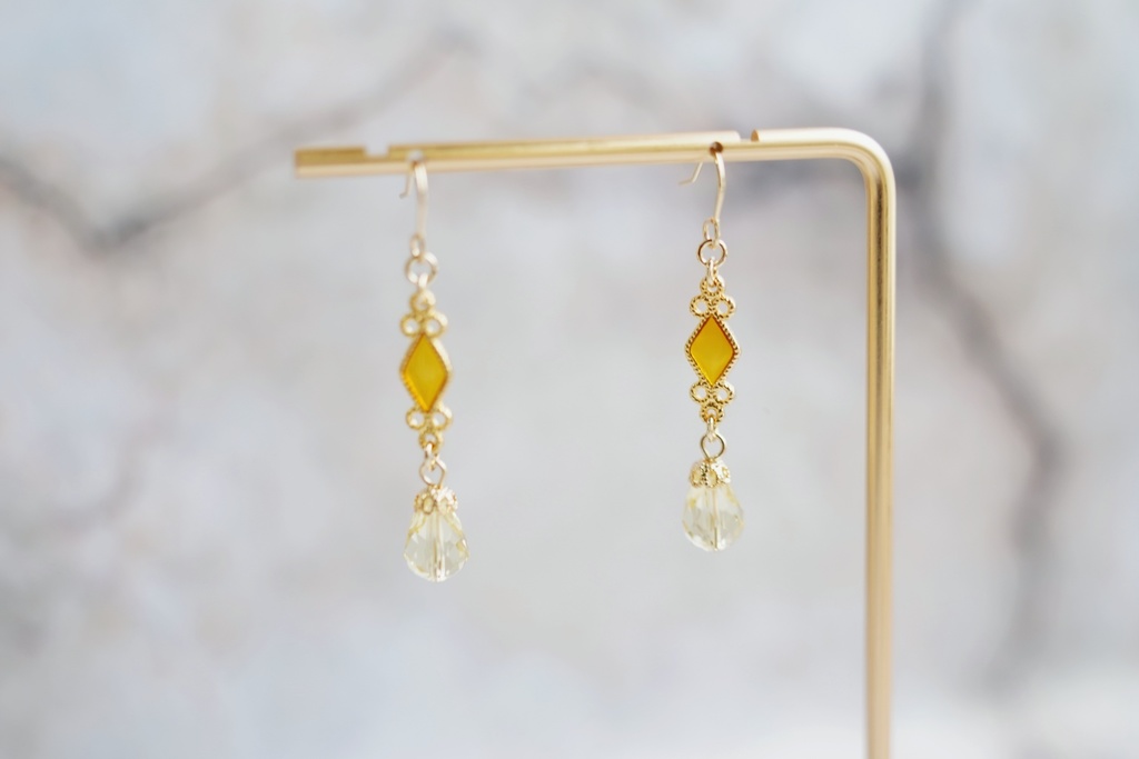 柑橘系ビタミンカラーの耳飾り