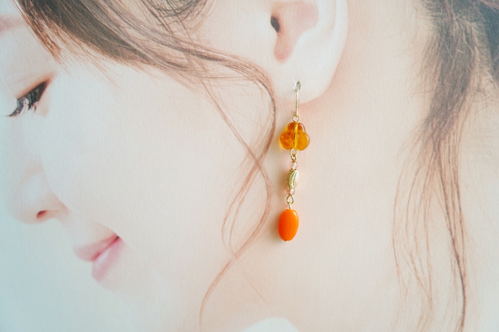 ナツメオレンジの耳飾り