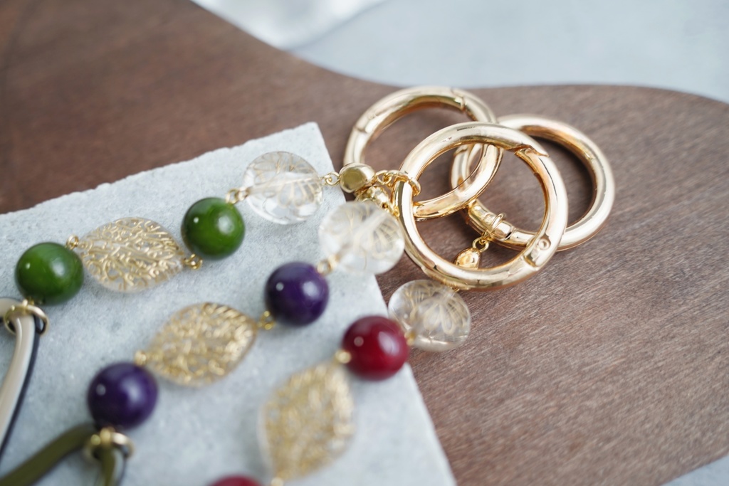 こっくり秋冬カラーのキーチャーム