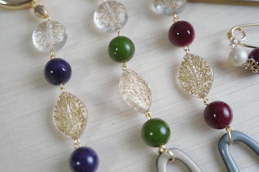 こっくり秋冬カラーのキーチャーム