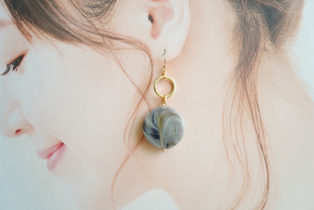 フープとサークルの耳飾り