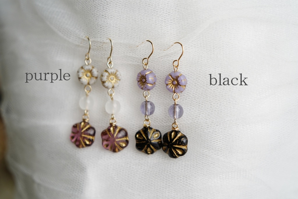 シックなチェコフラワー達の耳飾り