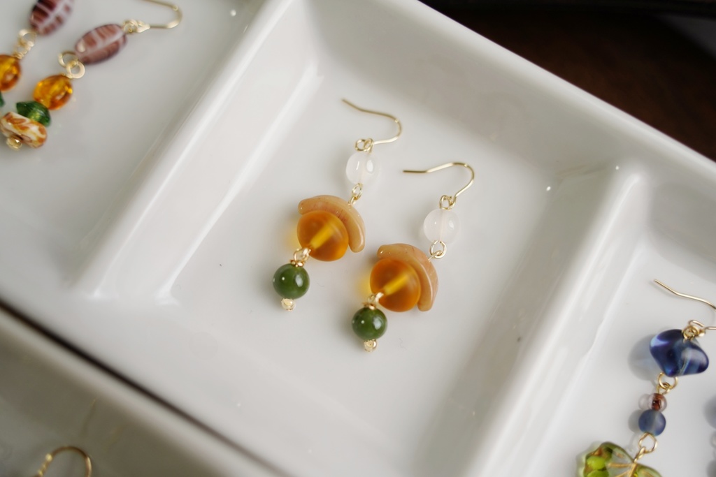 秋色いろいろな耳飾り