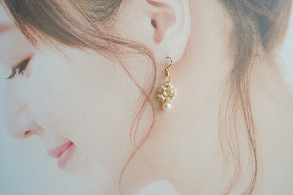 ファルファーレブーケの耳飾り